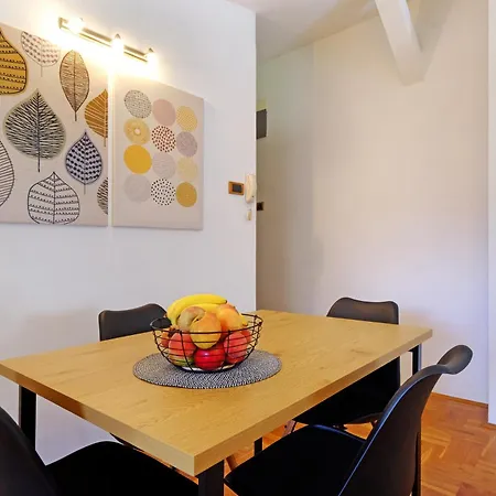 Apartment Red Tree Belgrade